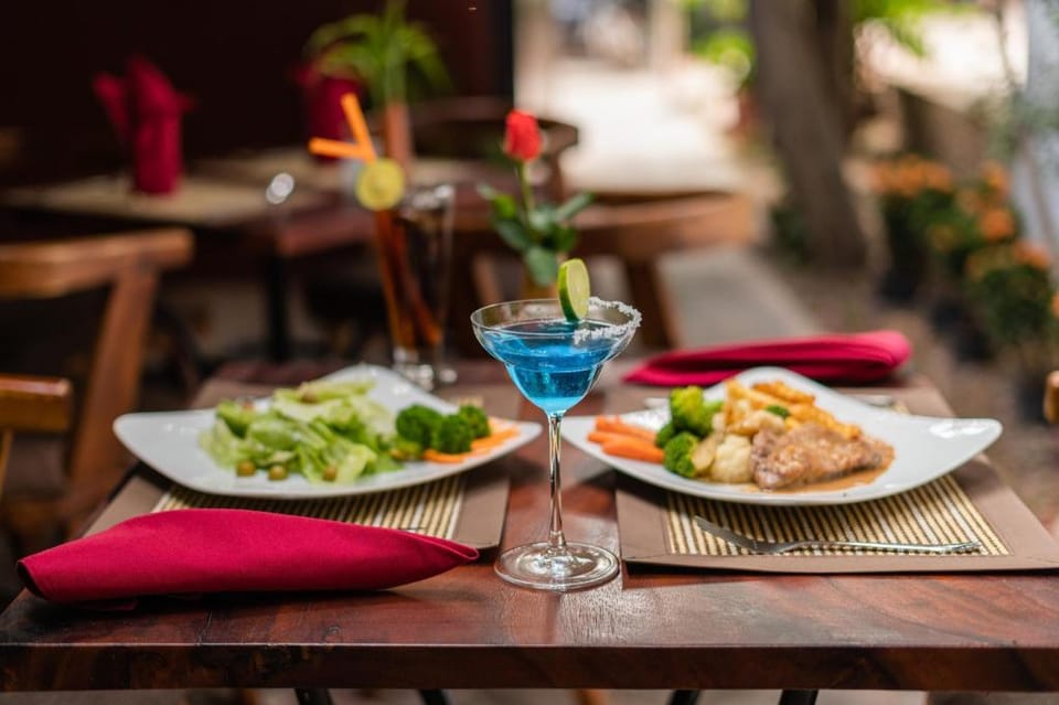 Five Rose Siem Reap Hostel Hotel in Krong Siem Reap