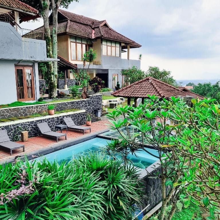 Dago Highland Resort Hotel in Bandung
