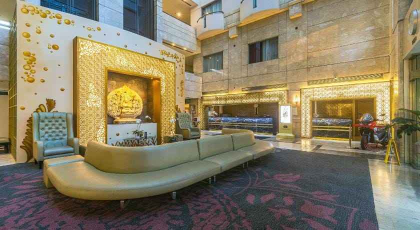 Surabaya Suites Hotel Powered by Archipelago Hotel in Surabaya