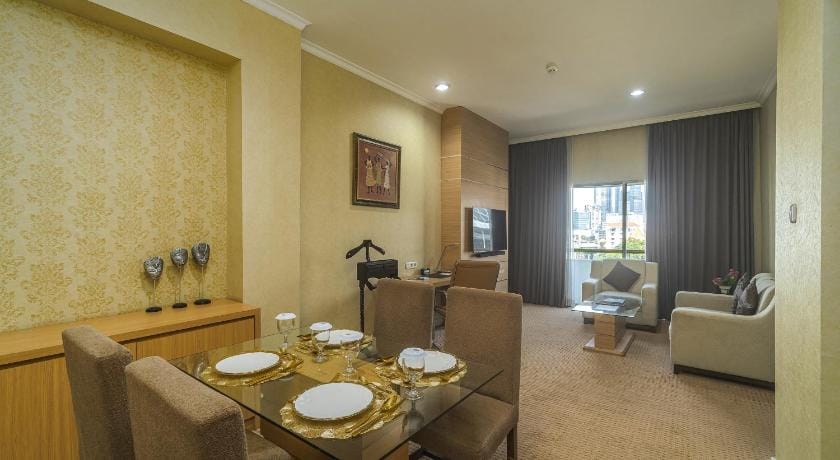 Surabaya Suites Hotel Powered by Archipelago Hotel in Surabaya