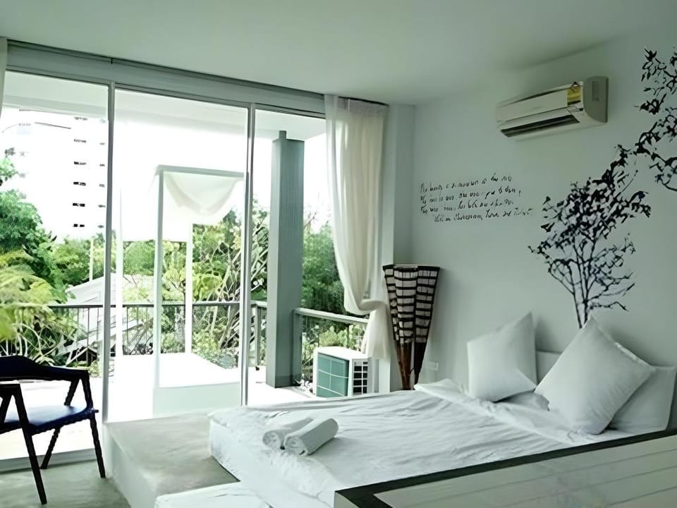 White @ Sea Resort Resort in Phe
