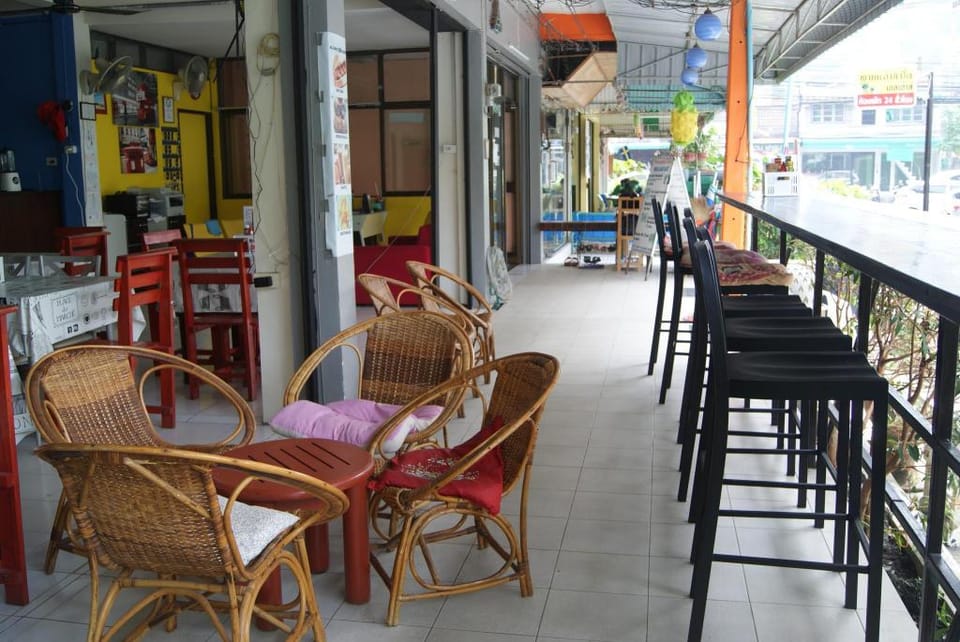 Pineapple Guesthouse Bed and Breakfast in Phuket