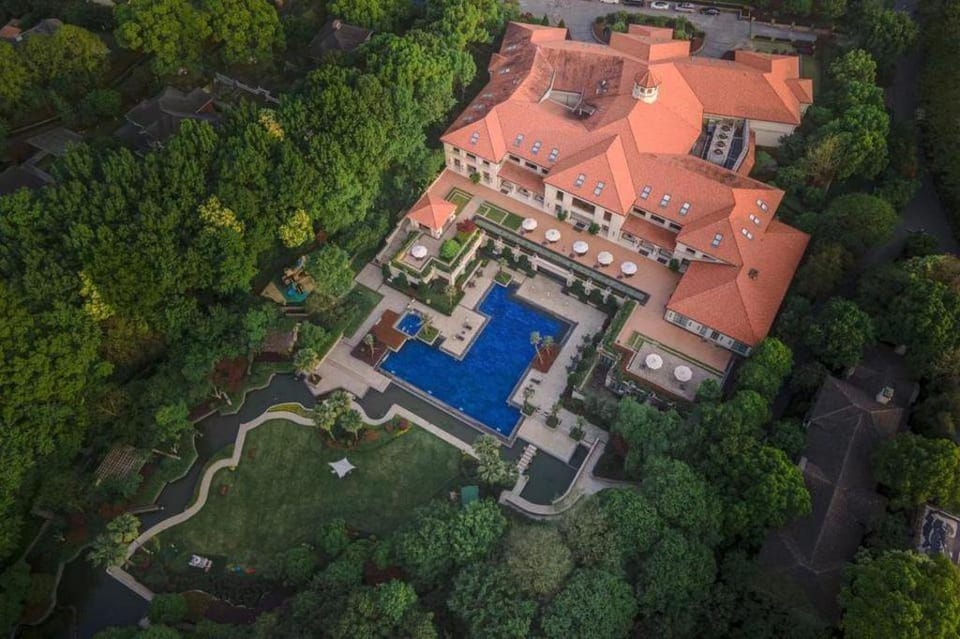 Hangzhou Rose Garden Resort and Spa Hotel in Hangzhou