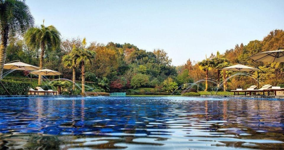 Hangzhou Rose Garden Resort and Spa Hotel in Hangzhou