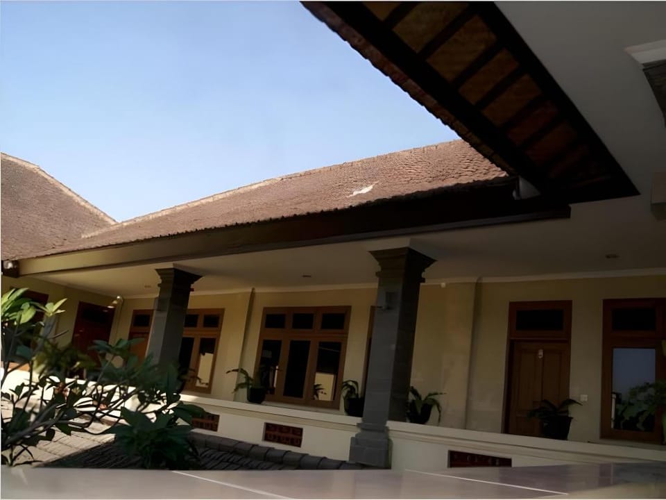 Puri Bunga Inn Hotel in Kuta