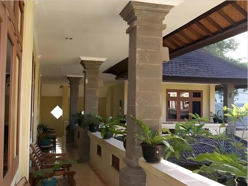 Puri Bunga Inn Hotel in Kuta