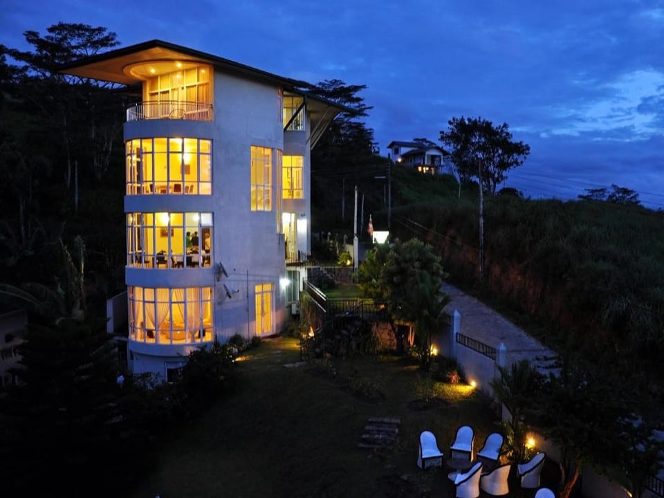 Kandyan View Holiday Bungalow Hotel in Kandy