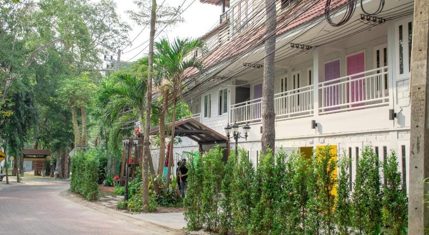 Lazy Sandals Inn in Phe