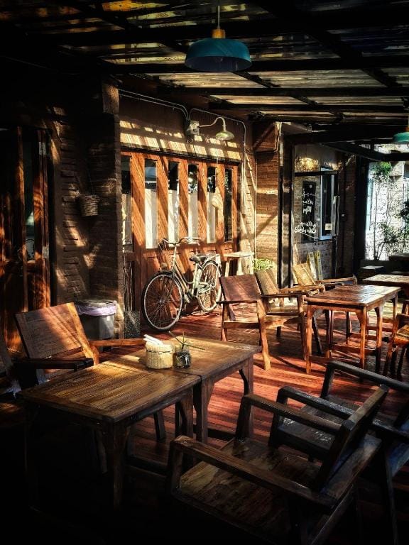 Srinual Lodge Hotel in Laos