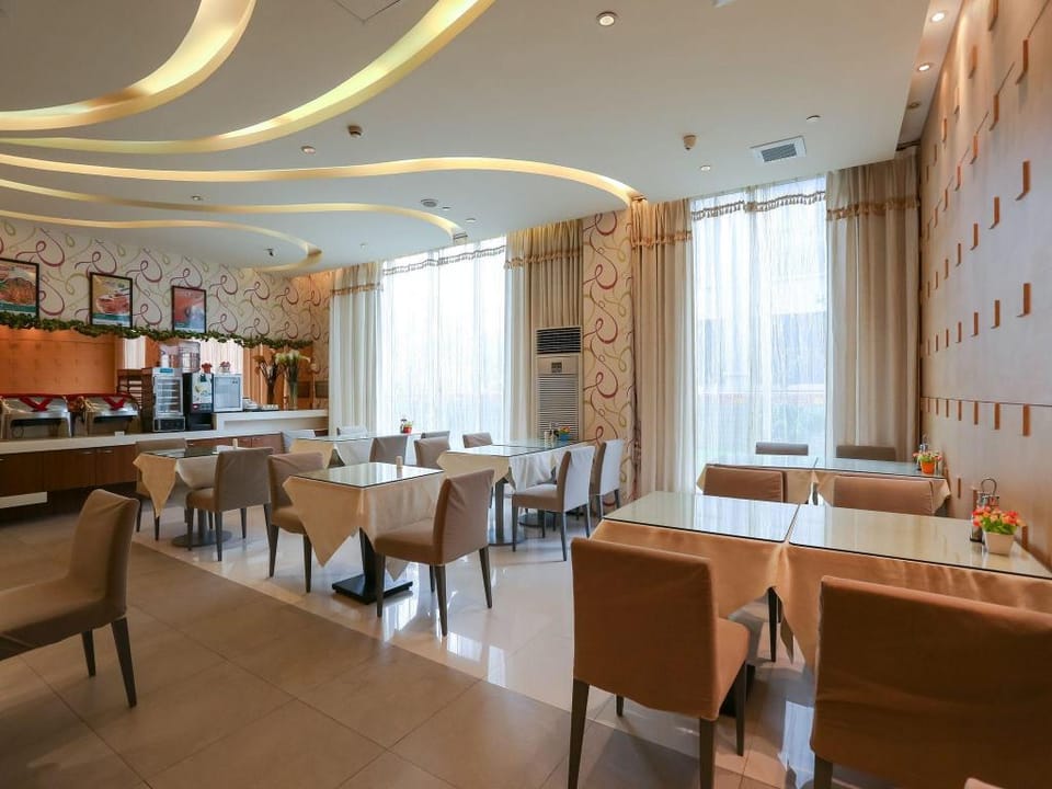 Jinjiang Inn Shanghai Minsheng Rd Hotel in Shanghai
