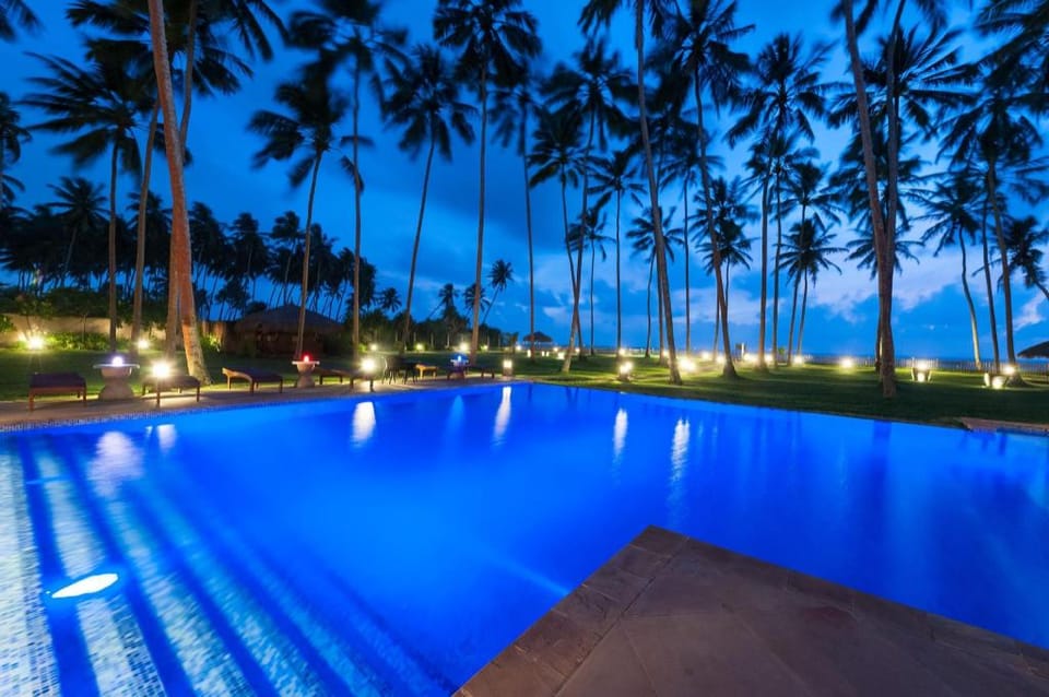 Reef Villa & Spa Hotel in Wadduwa