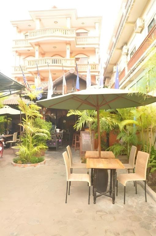 Tropical Breeze Guesthouse Hotel in Krong Siem Reap