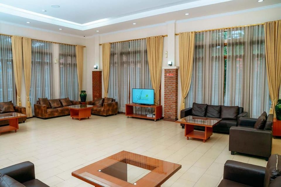 Ahadiat Hotel & Bungalow Hotel in Parongpong