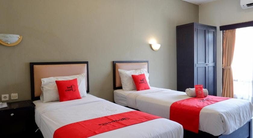 RedDoorz @ Jalan Sriwijaya Semarang Hotel in Indonesia