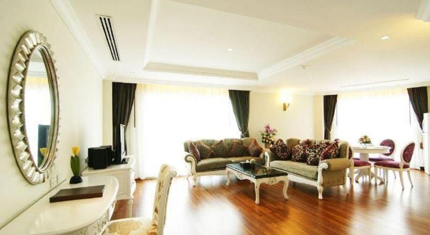 Miracle Suite Hotel in Pattaya City