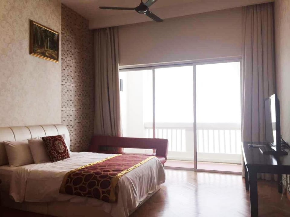 Straits Quay Marina Suites Apartment in Penang