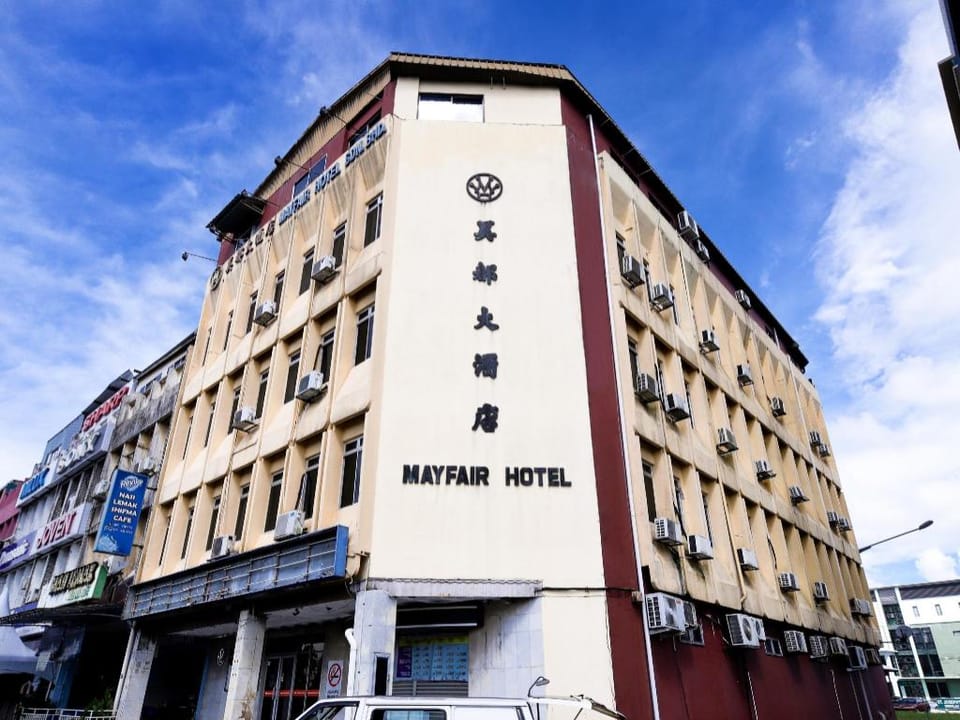 Super OYO 991 Mayfair Hotel Hotel in Kuching