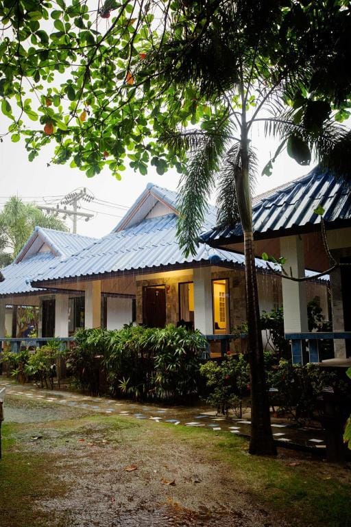 Sunset Beach Villa's Resort in Ban Tai