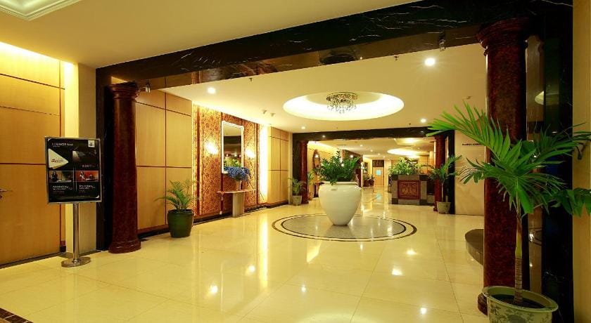 Rocky Plaza Hotel Padang Hotel in Padang