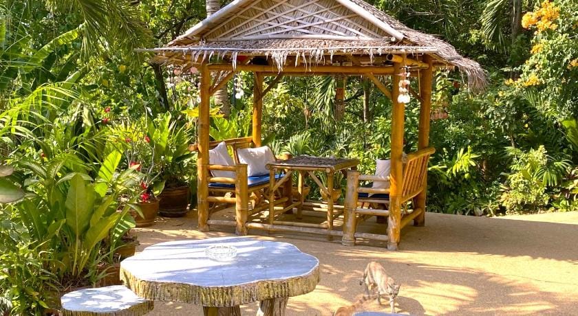 Oasis Villa Hotel in Phuket