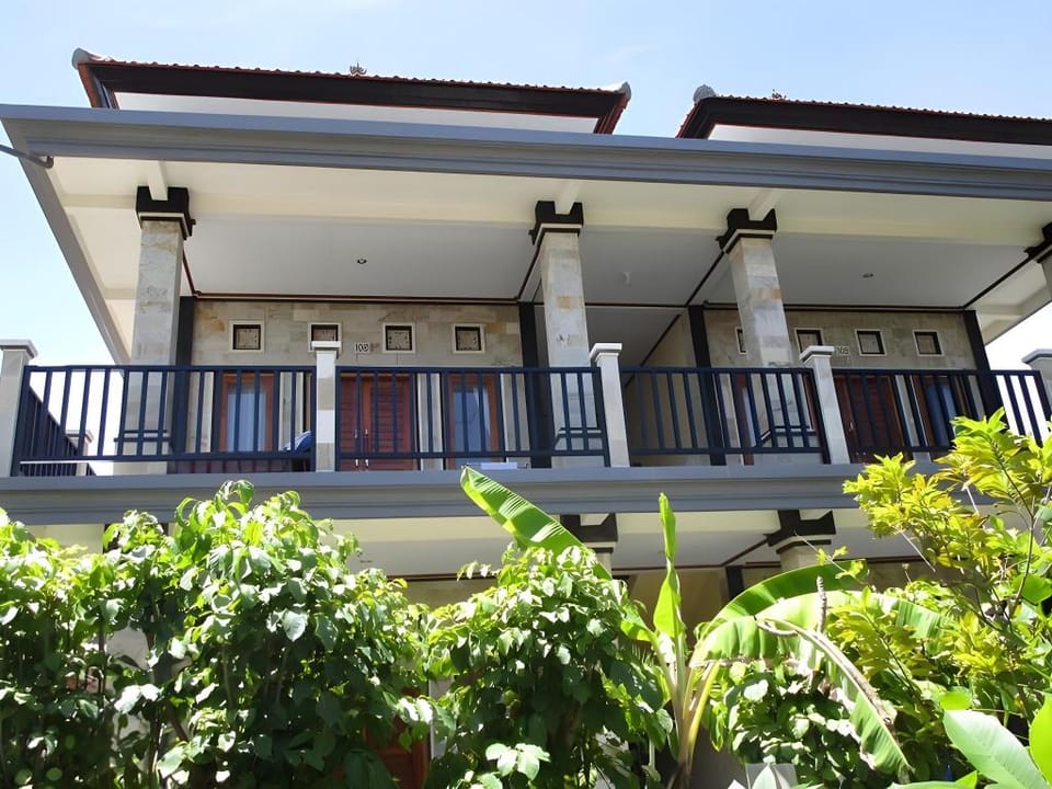 Yogi Beach Bungalow Hotel in Nusapenida