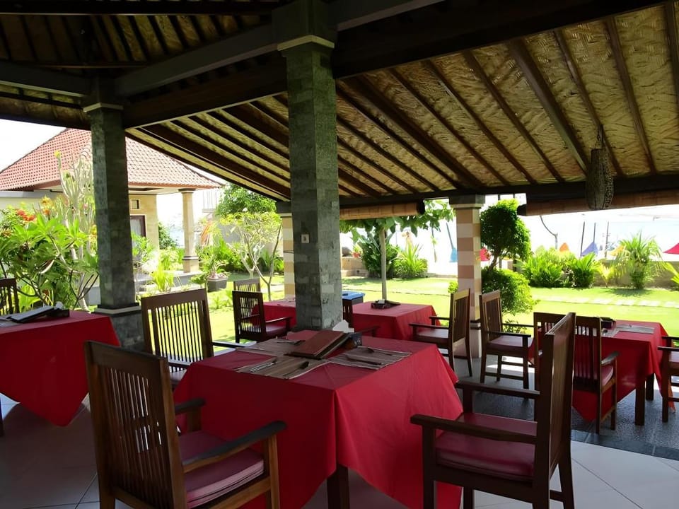 Yogi Beach Bungalow Hotel in Nusapenida