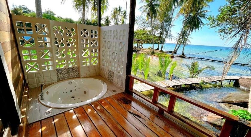 A-Na-Lay Resort Hotel in Trat Changwat