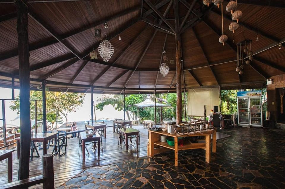 A-Na-Lay Resort Hotel in Trat Changwat