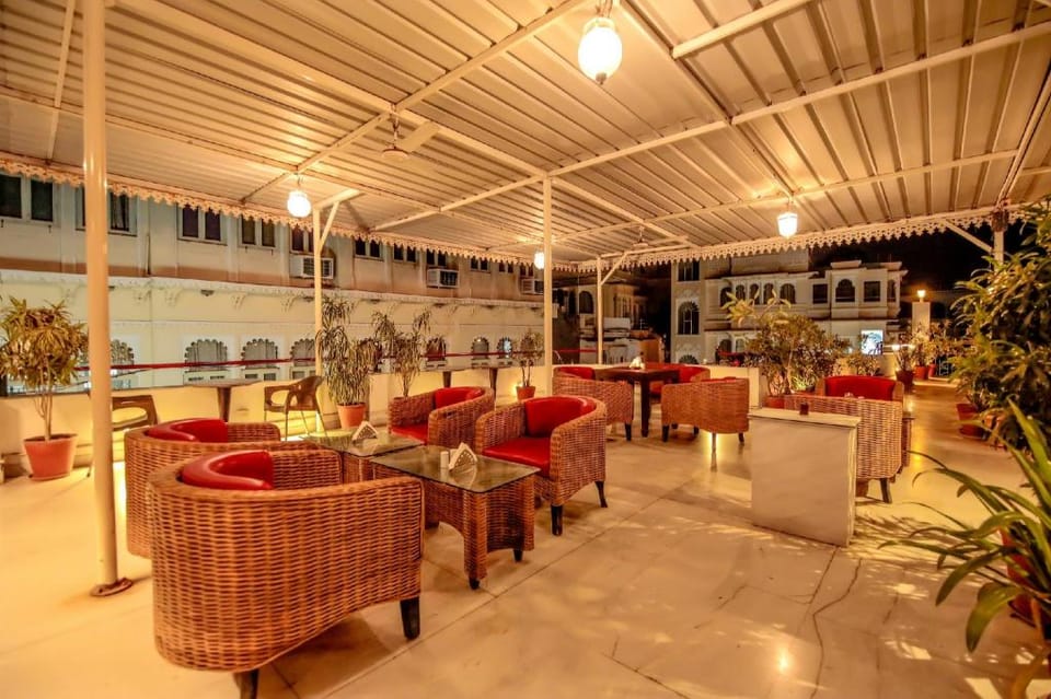 Hotel Devraj Niwas on Lake Pichola Udaipur Hotel in Udaipur