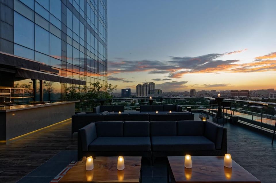 Raffles Makati Hotel Hotel in Pasay