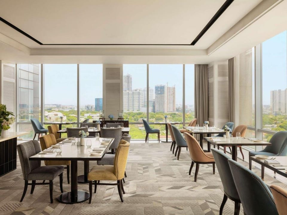 Raffles Makati Hotel Hotel in Pasay