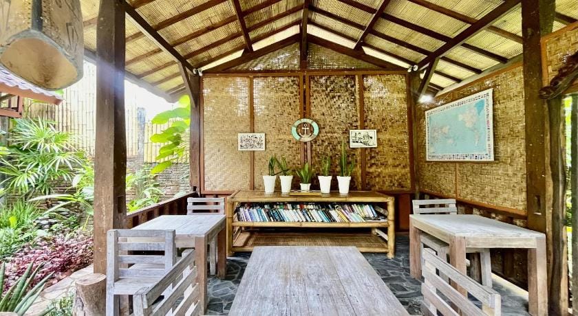 Raja's Bungalow Hotel in Batu Layar