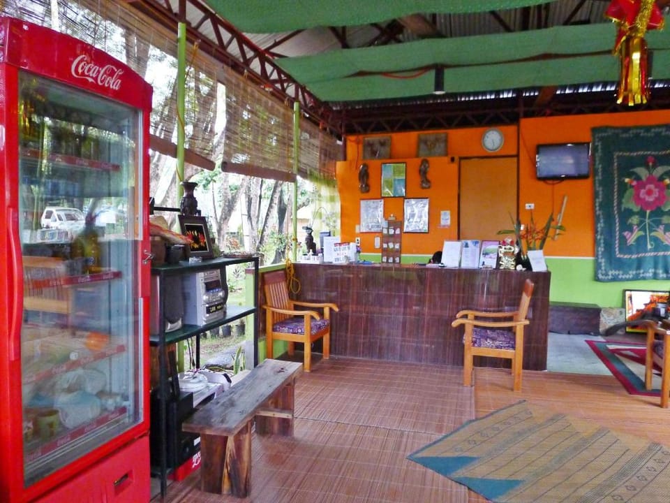 OYO 671 Natua's Cabin Hotel in Puerto Princesa