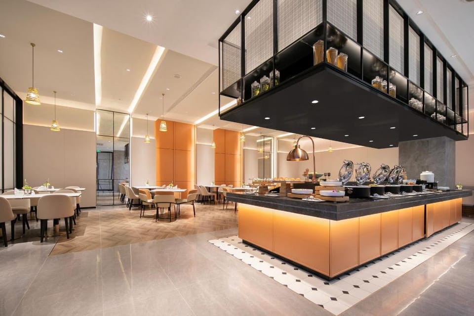 Home Inn Plus Wuhan International Plaza Hotel in Wuhan