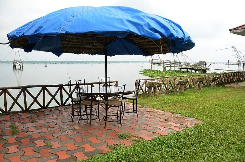 Lakesymphony Resort Hotel in Kochi