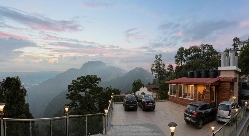 Hotel Wild Wood Hotel in Uttarakhand