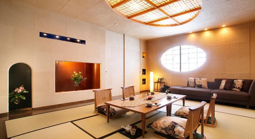 Honjin Hiranoya Kachoan Ryokan in Takayama