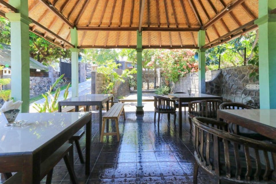 Hotel Tara Bar & Resto Air Sanih Bed and Breakfast in Bali