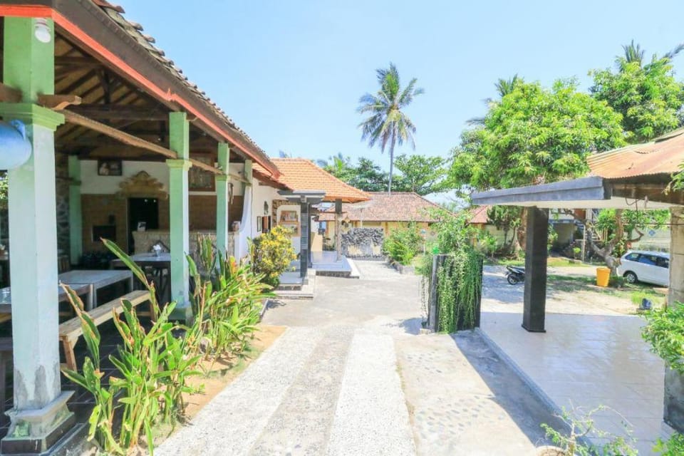 Hotel Tara Bar & Resto Air Sanih Bed and Breakfast in Bali