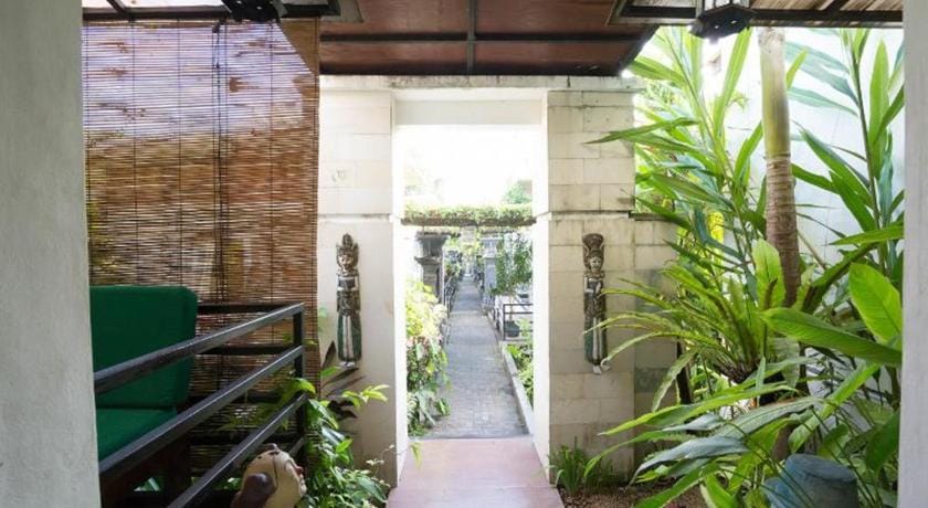 Aqua Bali Villa Bed and Breakfast in North Kuta