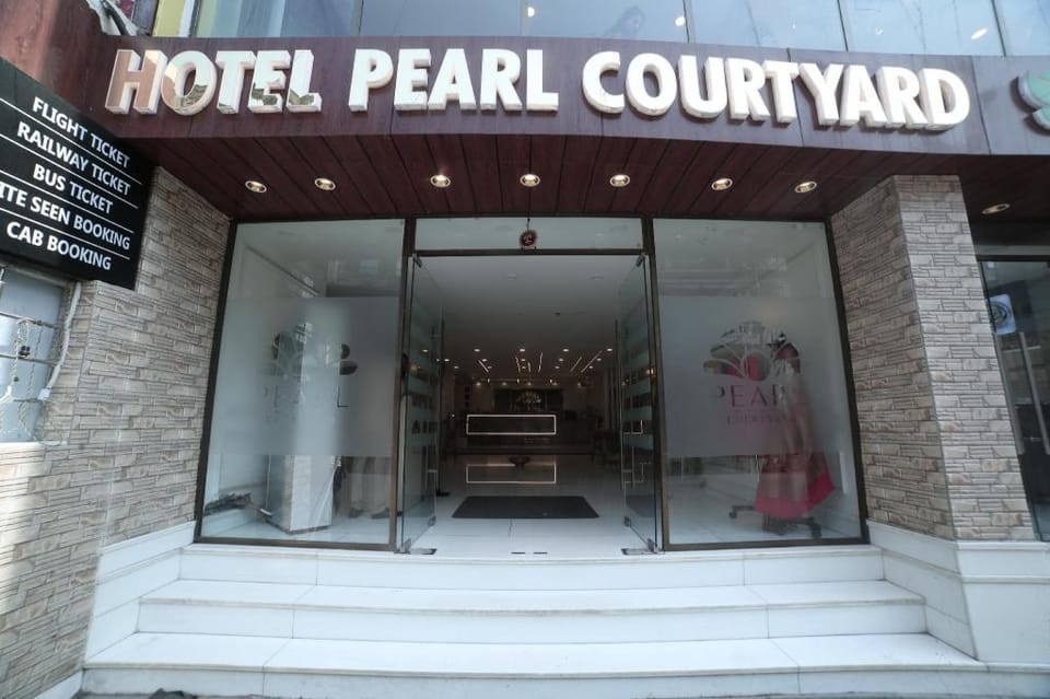 Pearl Courtyard Hotel in Varanasi
