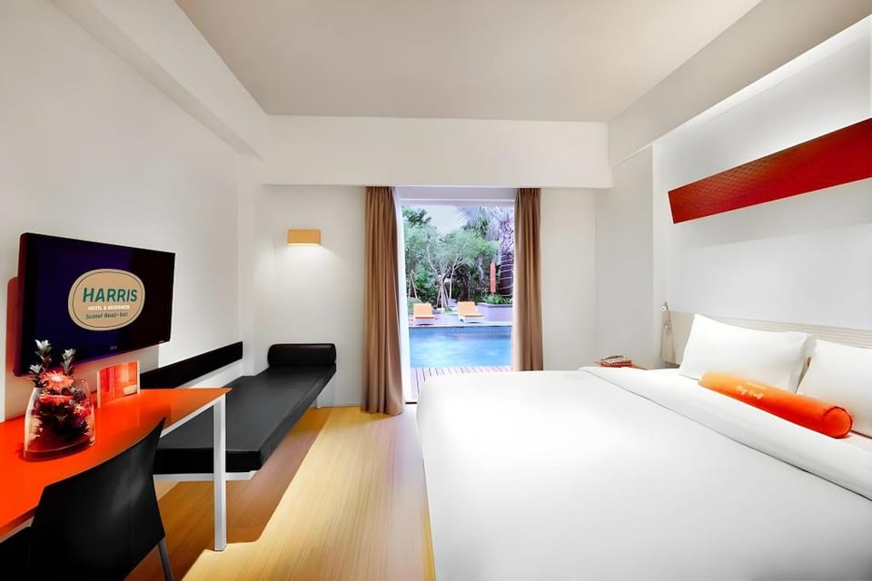 Harris Hotel & Residences Sunset Road Hotel in Kuta