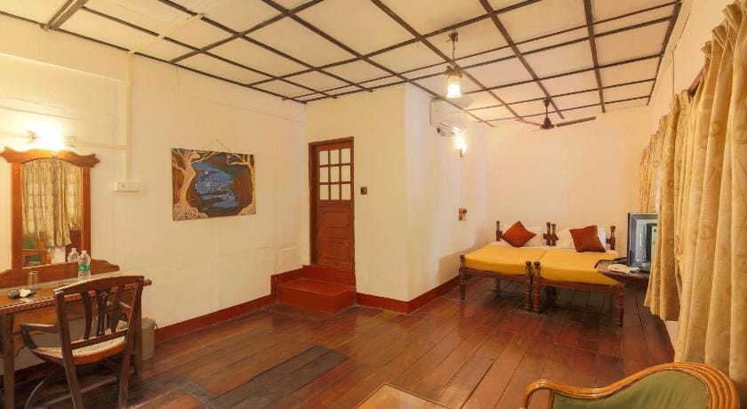 Hotel Rossitta Wood Castle Bed and Breakfast in Kochi