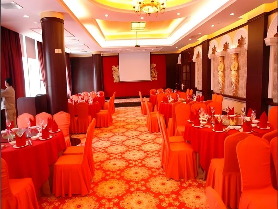 Vienna Hotel Shenzhen Mingzhi Branch Hotel in Shenzhen