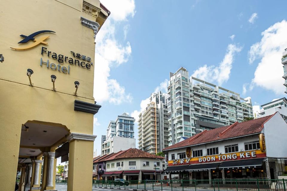 Fragrance Hotel - Classic Hotel in Singapore