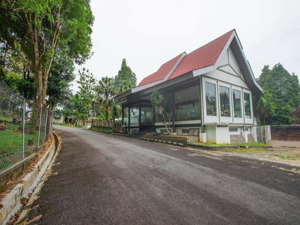 Collection O 89999 Hotel Bumi Kedaton Resort Hotel in Indonesia