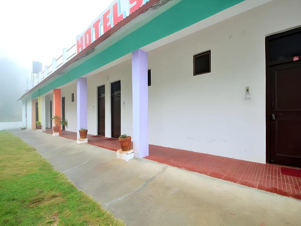 Sumit Hotel Kausani Hotel in Uttarakhand