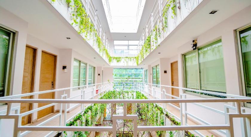 LeGreen Suite Pejompongan Bed and Breakfast in South Jakarta City