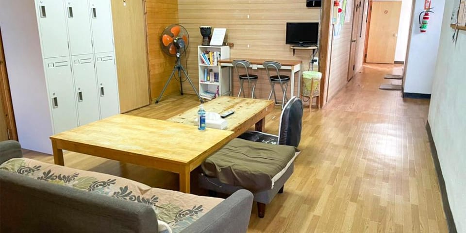 Guest House Emix Bed and Breakfast in Okinawa Prefecture