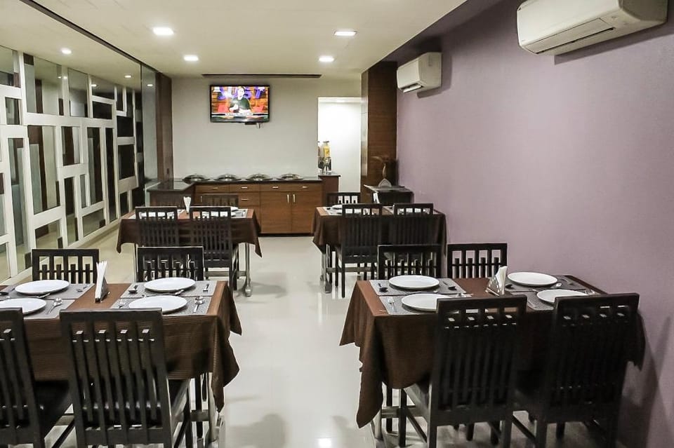 Hotel Dev Corporate Hotel in Ahmedabad